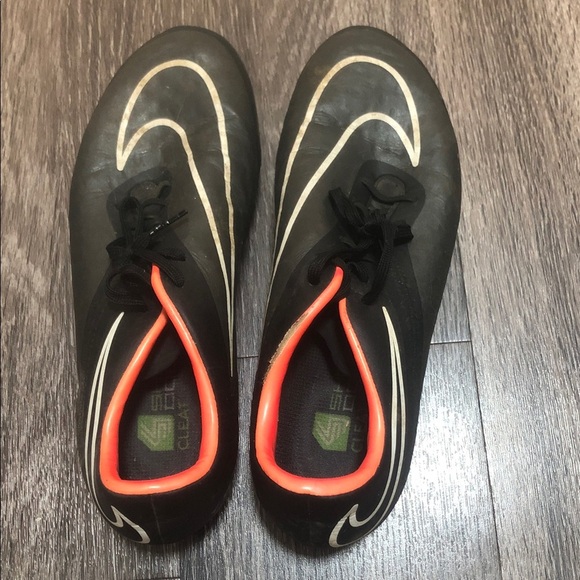 Nike Women’s Soccer Cleats – Black/White/Pink – Size 7 - Picture 2 of 10